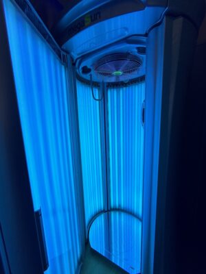 Solarium Vertical Megasun T200 Pure Energy  (50 tubos 180 w)