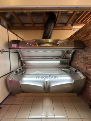 Solarium Horizontal Megasun 5600 Super Power (44 Tubos+4 Faciales)