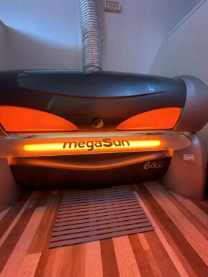 Solarium Horizontal Megasun 6000 Ultra Power (48 Tubos+4 Faciales)