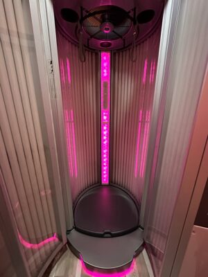 Solarium Vertical Hapro Luxura V8 XL High Intensive