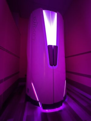 Solarium Vertical Hapro Luxura V8 XL High Intensive